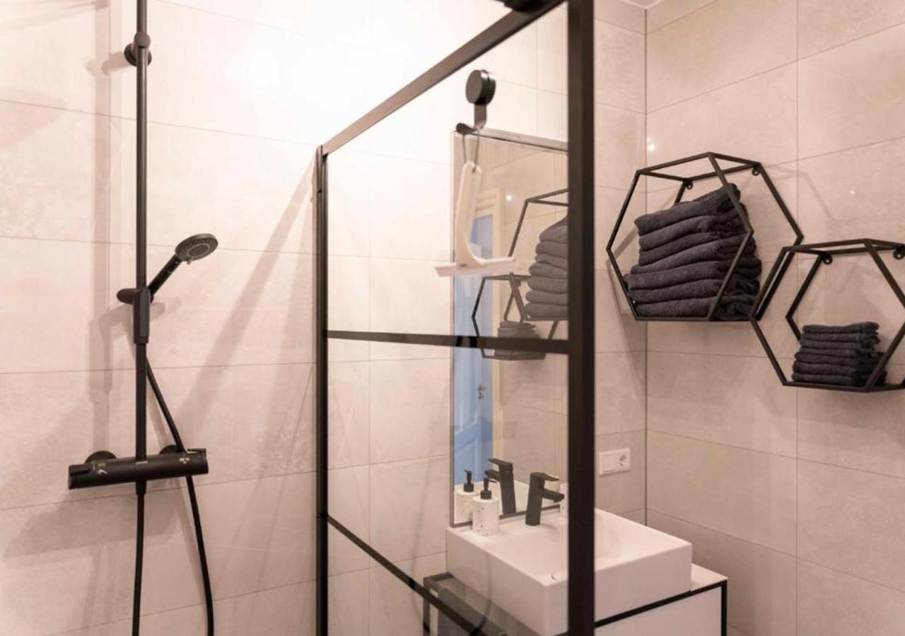 In De Witte Dame Hotel Bar Kitchen Apartments Grubbenvorst ภายนอก รูปภาพ