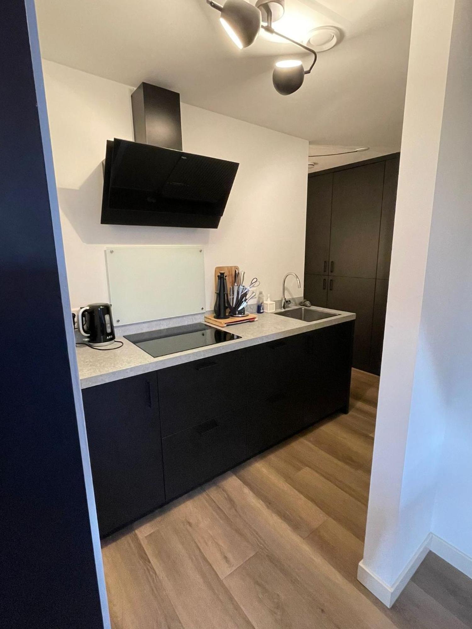 In De Witte Dame Hotel Bar Kitchen Apartments Grubbenvorst ภายนอก รูปภาพ